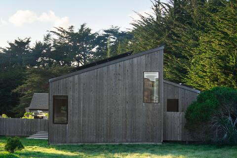 *ArtNet Featured* Living with Art from Worldwide