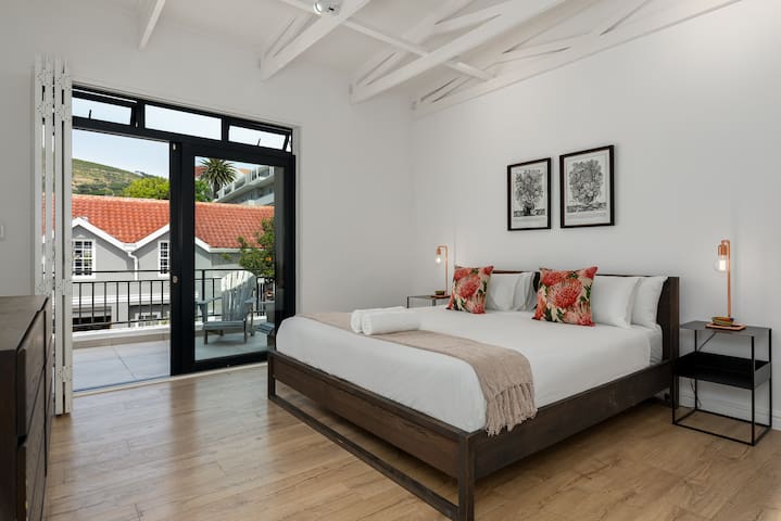 Spacious Gardens Getaway | Mountain Views gallery image 2