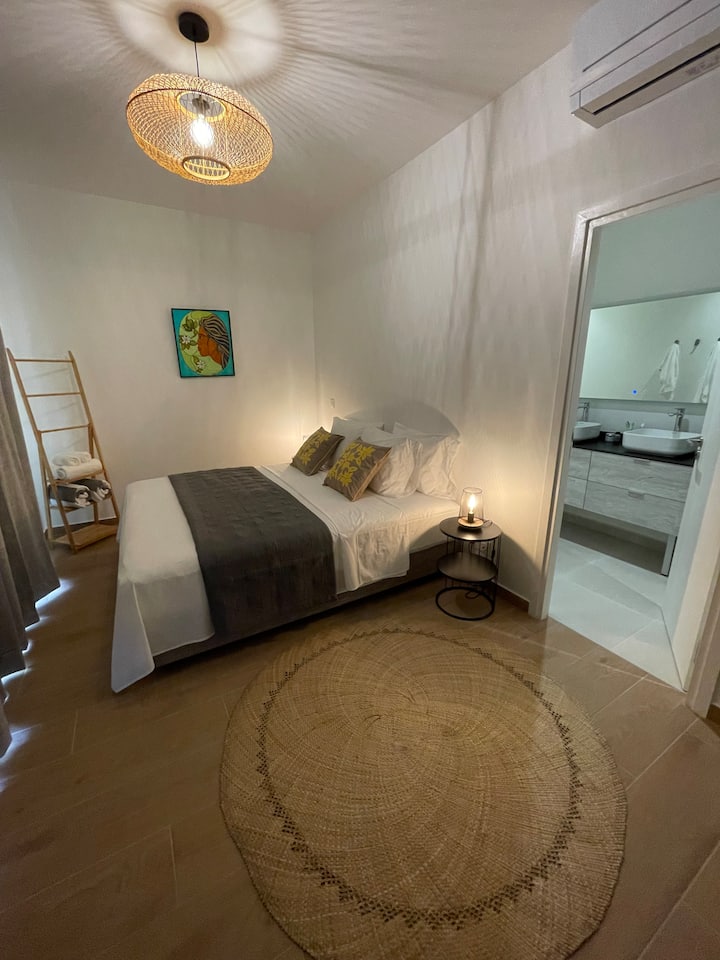 Bedroom 1 master bedroom with 1m 80 cm bed and built-in bathroom. The bedroom overlooks the terrace.
