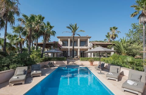 Top performing Airbnb: Los Guards in Santanyí
