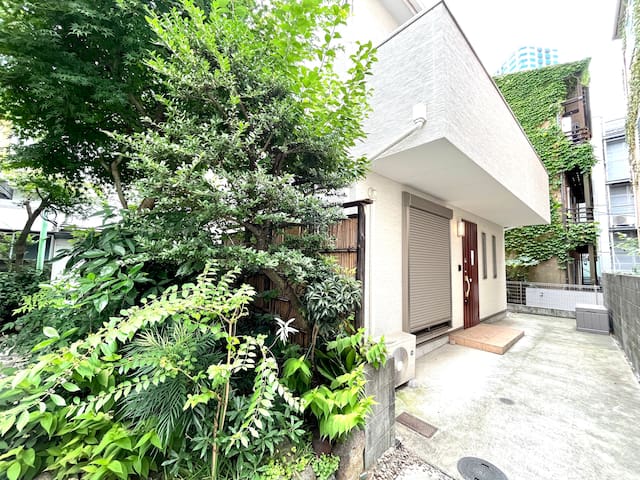 【NS】独栋别墅/80㎡/地铁站3分/近新宿中央公园/三室一厅双卫/干湿分离/最大8人/高速WiFi