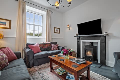 Unique, historic and very peaceful cosy cottage.