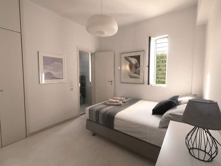 قبو غرفة نوم داخلية.
يمكن استبعاد هذه الغرفة من بقية المنزل من خلال الحصول على سعر أفضل! انظر المرجع حول "إمكانية الوصول".