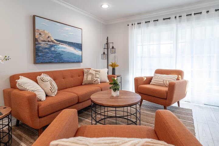 Comfy Single Level House in the West Hills