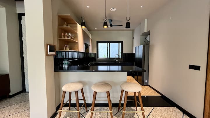 Indulge your senses in our luxurious kitchen, with its high-end appliances and stylish décor.