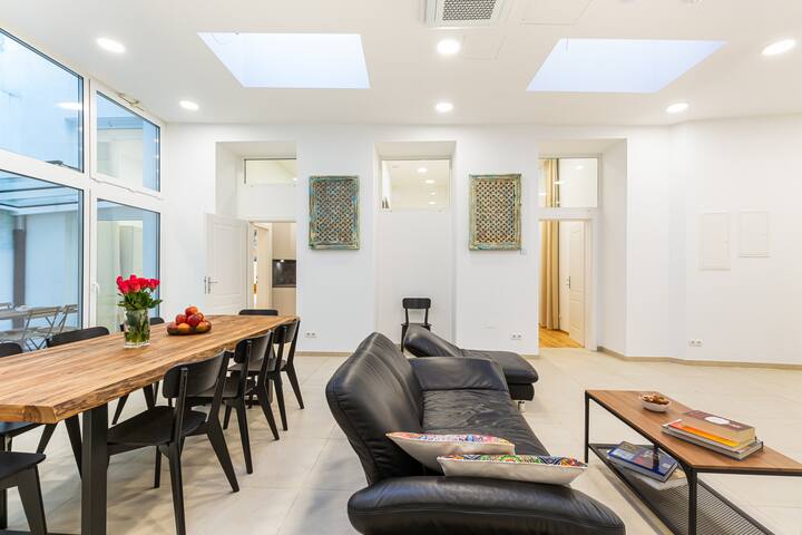 Spacious apartment with patio gallery image 3