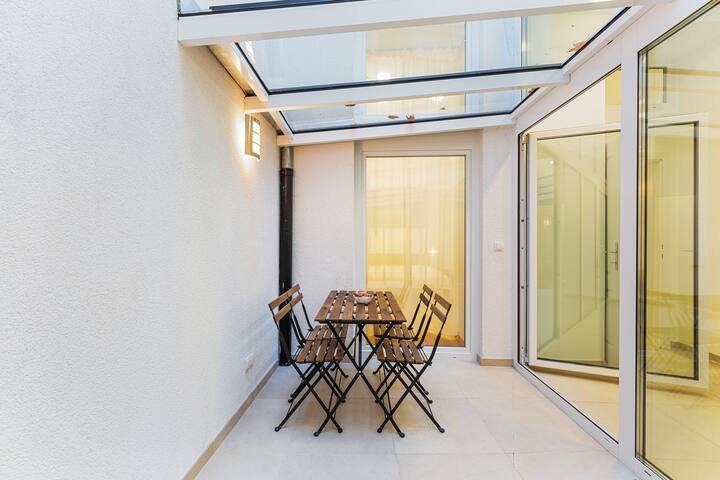 Spacious apartment with patio gallery image 5