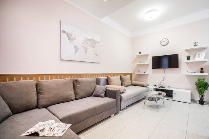 Spacious Central Home 3bdr+2bath@gozsdu Court - Budapeszt
