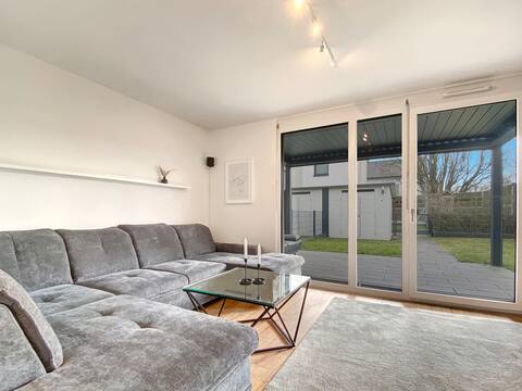 Leistungsstarkes Airbnb: 500 m to the fair with terrace and garden in Mittelfeld
