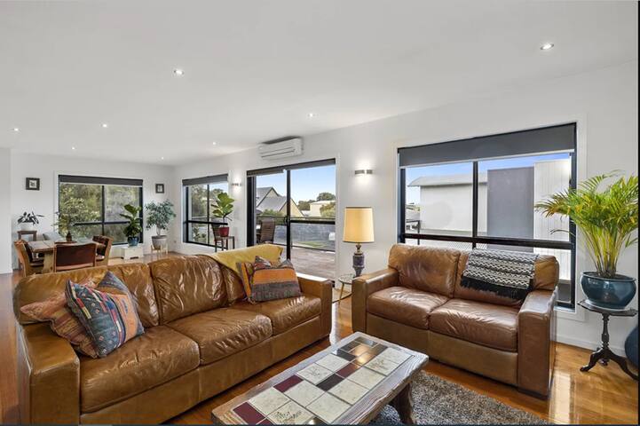 Seaside Getaway on Fischer gallery image 3