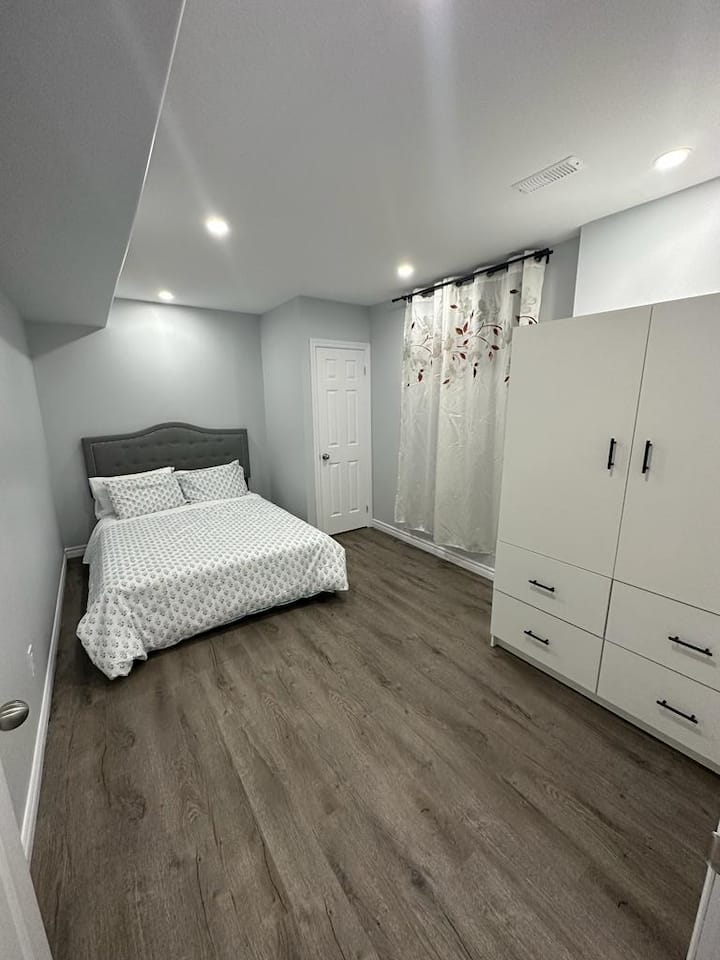 Cosy and Comfortable Bedroom Houses for Rent in Ingersoll, Ontario