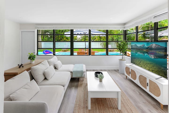 Charming 4br Oasis With Saltwater Pool & Parking - North Miami, FL
