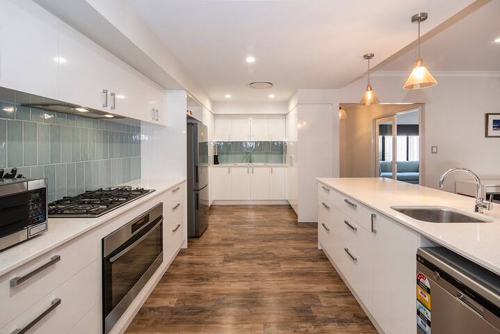 Tidal Wave Hideaway gallery image 4