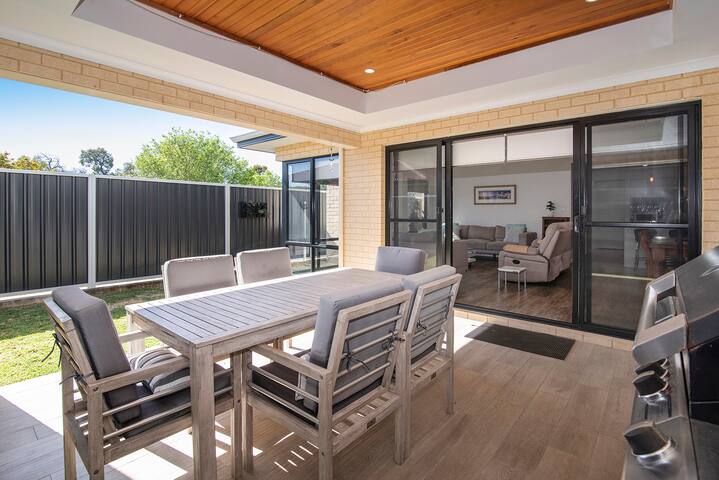 Tidal Wave Hideaway gallery image 3