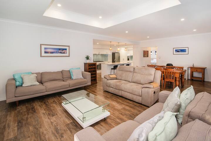 Tidal Wave Hideaway gallery image 2