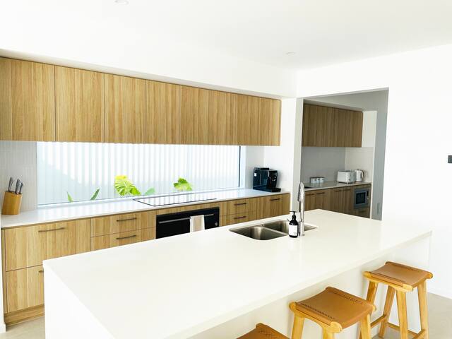 Modern Boho Coastal Escape with Pool & Chill Vibes gallery image 4