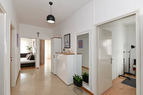 Floral Three Bedroom Apartment near the Sea