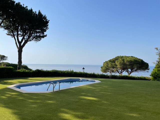 Sea view house with private pool and garden gallery image 4