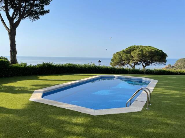 Sea view house with private pool and garden gallery image 3