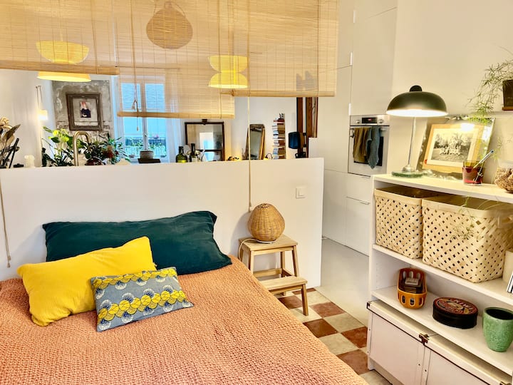 Втор простор за спиење во дворот 
( кревет 140 X 200 см)