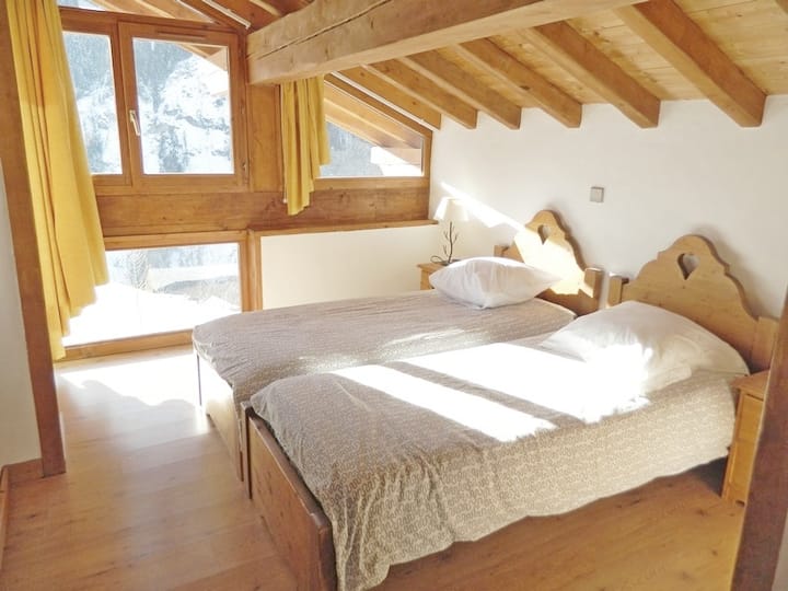 二楼卧室（ 3/6 ）