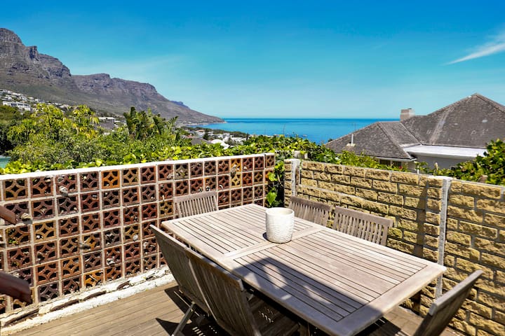Spacious Camps Bay chic