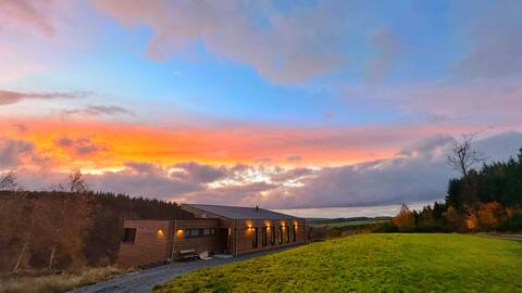 Secluded & modern 16p Getaway on Beautiful Estate