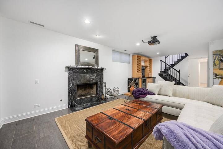 Entire Home in Historic Logan Square gallery image 4