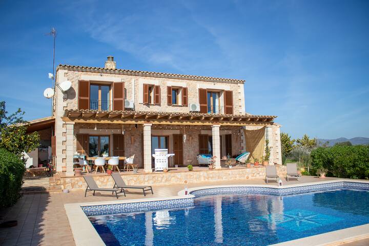 Idyllische Natur-Finca mit 12m Pool & Meerblick
