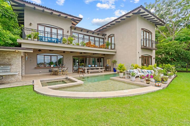 Luxury Oceanview Pacifico Villa, Private Pool