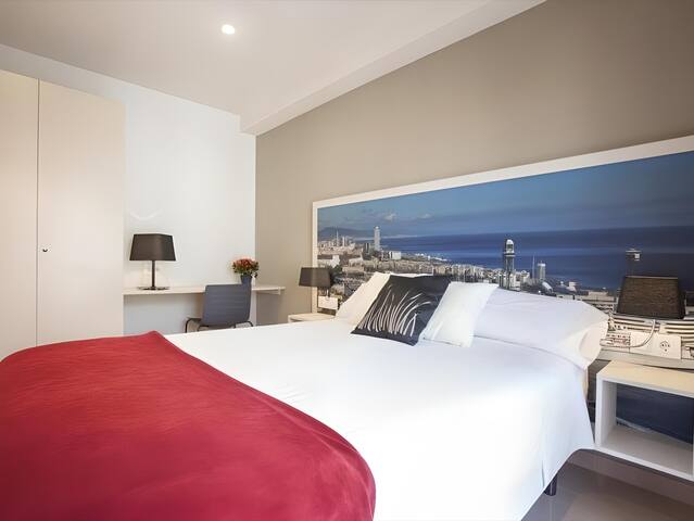 Great 3 bedroom apartment Sagrada Familia! gallery image 2