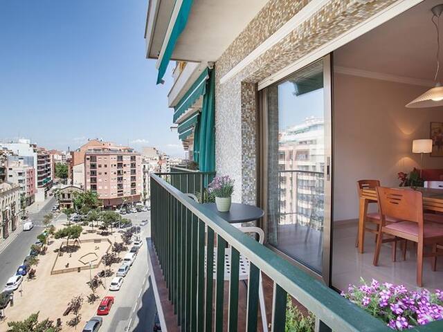 Great 3 bedroom apartment Sagrada Familia! gallery image 5