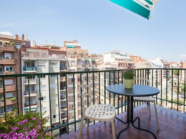 Great 3 bedroom apartment Sagrada Familia!