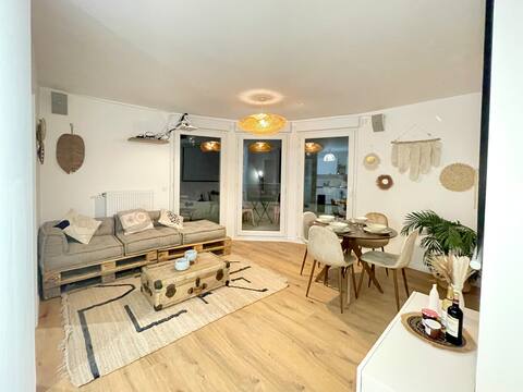 Bohemian Lodge 4 Bedrooms Near Paris 8P Metro 14