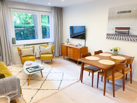 Popular Airbnb listing: Newly refurbished 2-bedroom flat in Vienna in Hietzing