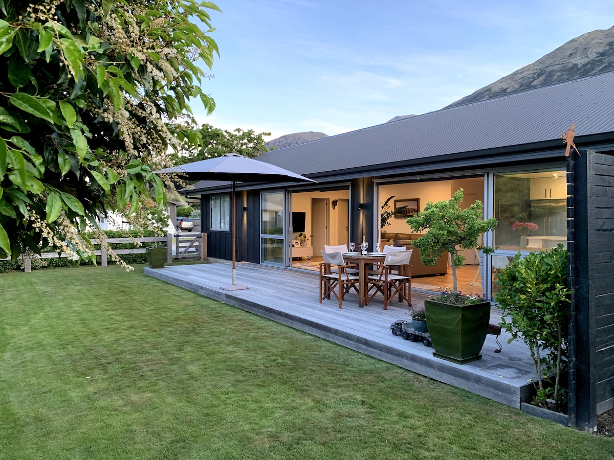 Sunny 2bedroom home with superb outdoor living Houses for Rent in