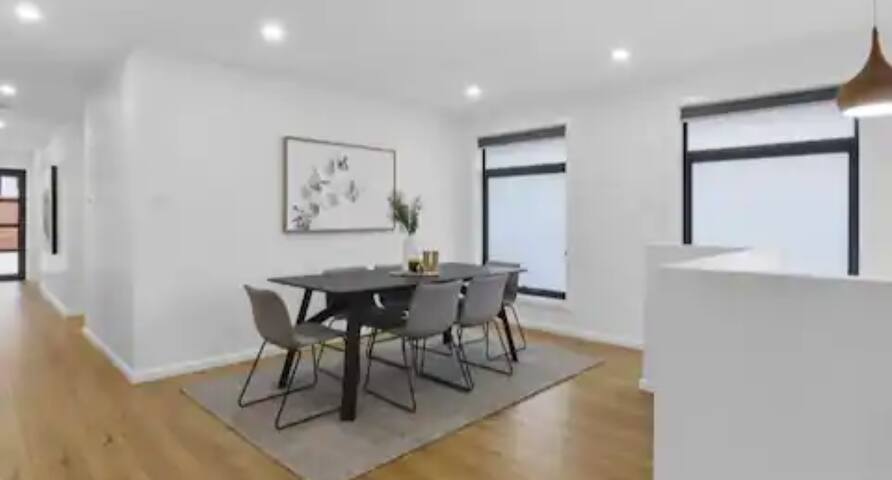 Secure Dog Yard – Executive Home WiFi 80″SMART TV gallery image 4