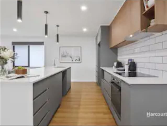 Secure Dog Yard – Executive Home WiFi 80″SMART TV