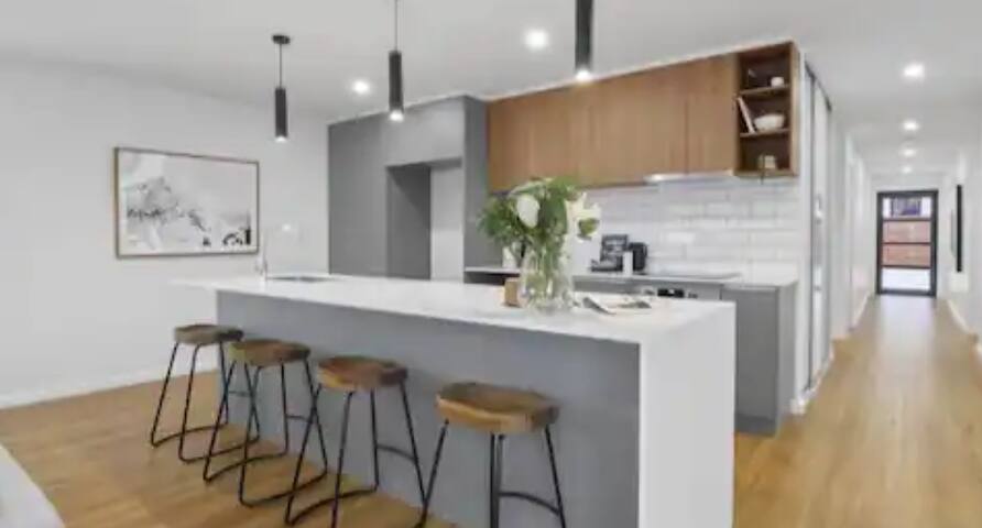 Secure Dog Yard – Executive Home WiFi 80″SMART TV gallery image 2