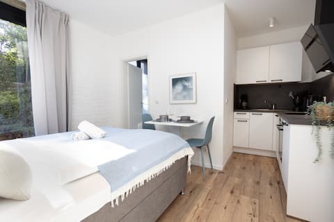 Zuse Premium Studio Apartment Bathroom Kitchen Wi-Fi TV B9