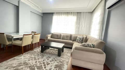 Popular Airbnb listing: CafCaf: Spacious Apt for Up to 8 Guests in Bahçelievler