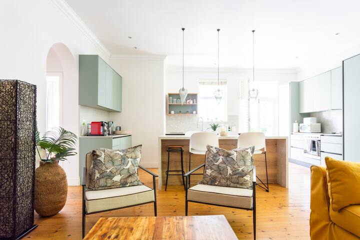 Family Home in Green Point with Central Location gallery image 4