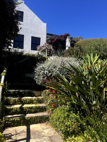 Bright Airy Summer Home gallery image 5