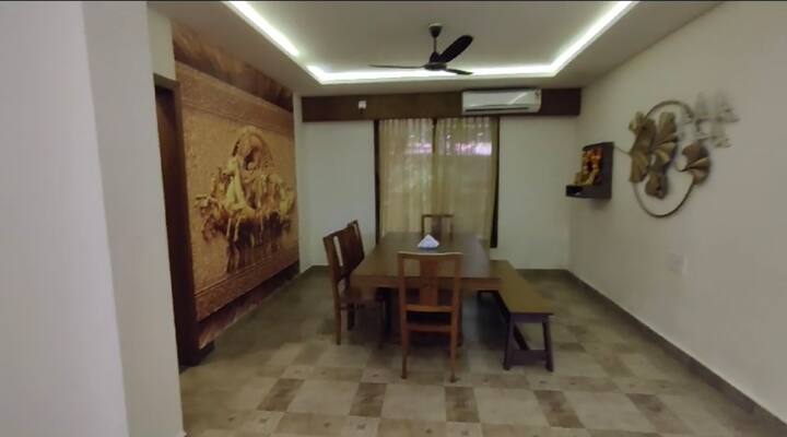 Dining area image 3