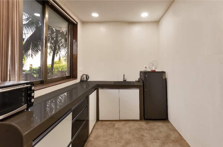 Full kitchen image 1