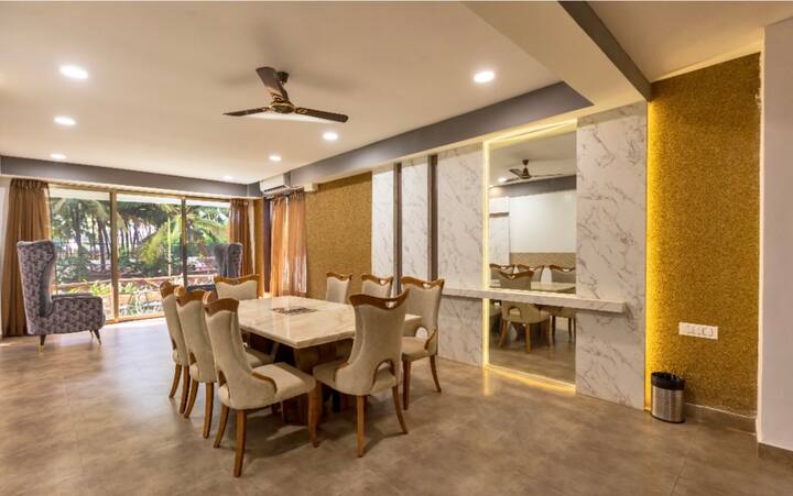 Dining area image 2