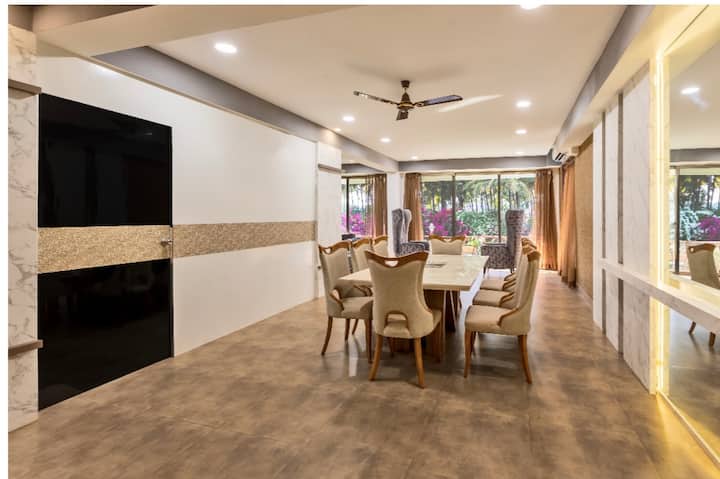 Dining area image 1