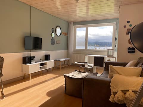 Lake air with sauna, right on the water