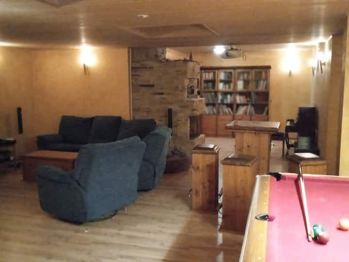 5 Bedrooms, Indoor Swimming Pool, Hot Tub - Helsinki