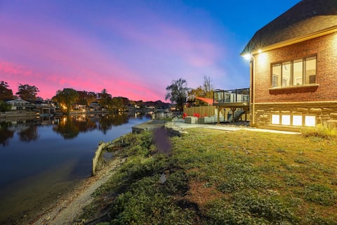 Gorgeous River house wasaga one min walk to beach